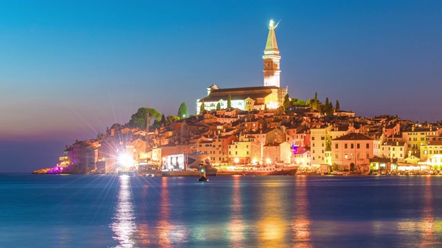 Rovinj老城和圣欧菲米亚大教堂日落场景，Rovinj，伊斯特里亚，克罗地亚视频素材