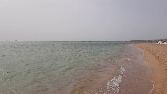 海面上风平浪静。视频素材