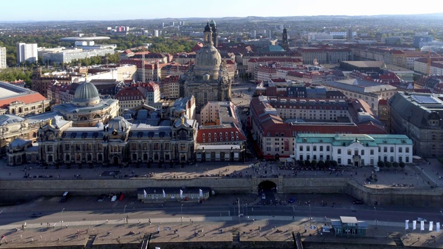 德累斯顿Brühl's Terrace and Frauenkirche On Sunny Autumn Day视频素材