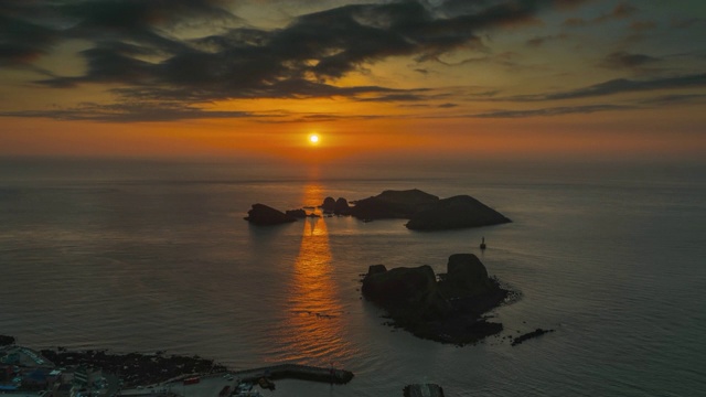 韩国Chagwido岛/济州岛的日落景观视频素材