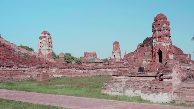 泰国大城府玛哈塔寺遗址;缩小运动视频素材