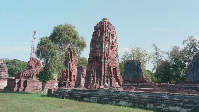 泰国大城府玛哈塔寺遗址;放大运动视频素材