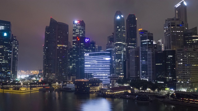 新加坡城市的夜景鸟瞰图视频素材