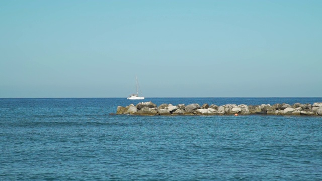 在意大利沿海航行视频素材