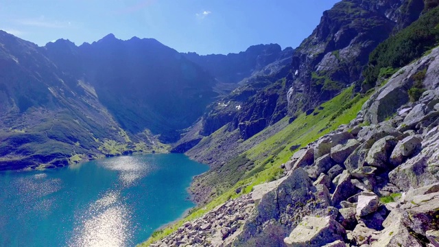 Czarny Staw Gasienicowy在夏天的顶视图，塔特拉山，波兰视频素材