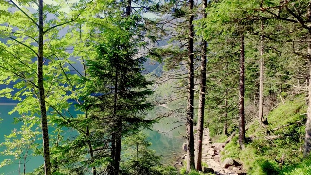 波兰塔特拉山脉的著名山湖，黎明时分，波兰视频素材