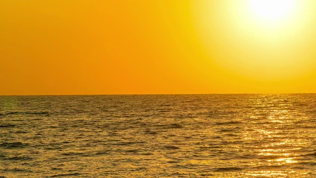 海面上的日出时光流逝视频素材