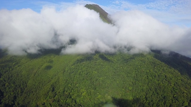 无人机阿雷纳火山在哥斯达黎加视频素材