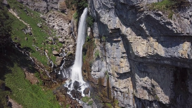 瑞士圣加仑州瓦伦泽附近的Seerenbach Falls (Seerenbach Falls)。视频素材