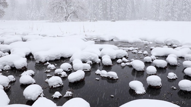 优山美地国家公园的雪景视频素材