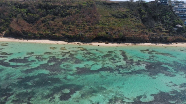 热带海滩，海水，鸟瞰图。天堂巴厘岛视频素材