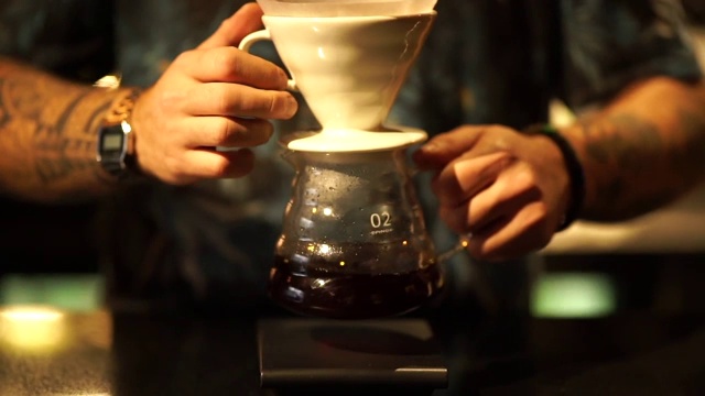 Hario V60咖啡冲泡和服务视频下载