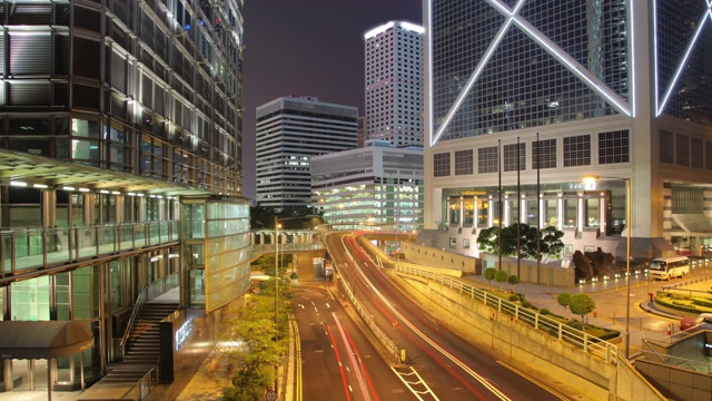 香港一条繁忙街道上汽车的时间流逝视频素材