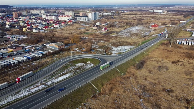 环城公路汽车鸟瞰图视频素材