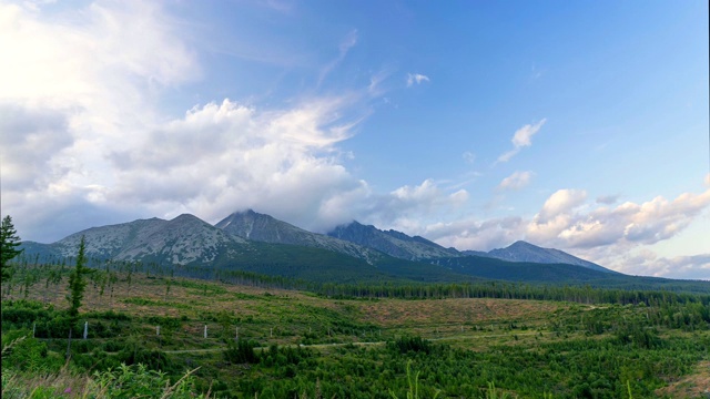 这是斯洛伐克高塔特拉斯山脉的风景。视频素材