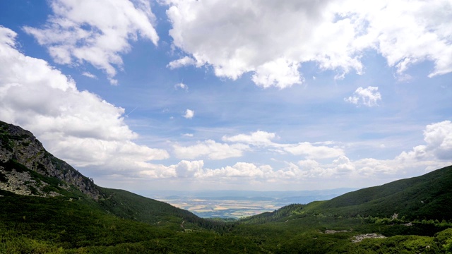 这是斯洛伐克高塔特拉斯山脉的风景。视频素材