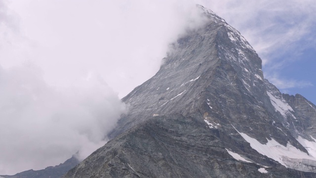 泽马特马特峰的时间间隔和瑞士山顶快速移动的云视频素材