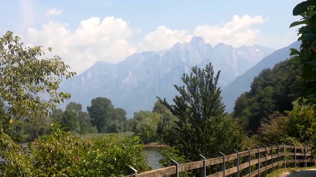 靠近科利科市的阿尔卑斯山。意大利。视频下载