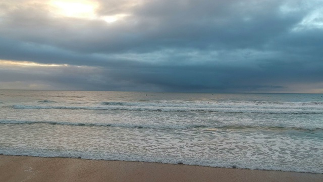 海滩日落时视频素材