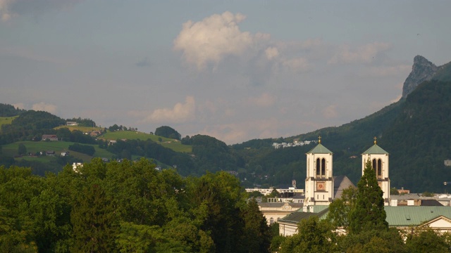 日落时间萨尔斯堡城市景观山顶全景4k奥地利视频素材