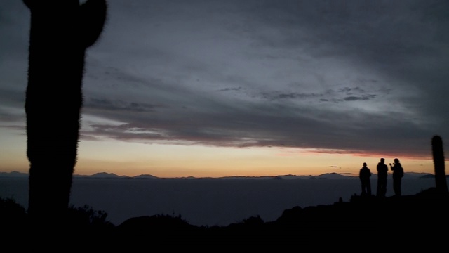 日落后的黑暗风景，乌尤尼，玻利维亚视频素材