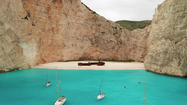 Navagio(沉船)海滩鸟瞰图Zakynthos岛，希腊。视频素材