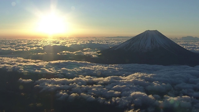 航拍，富士山，日本，今年第一次日出视频素材