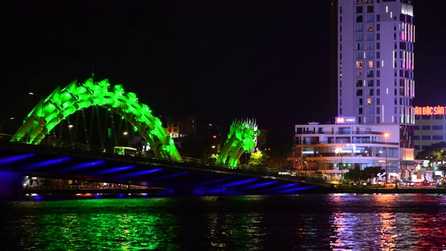 越南岘港龙桥夜景视频素材