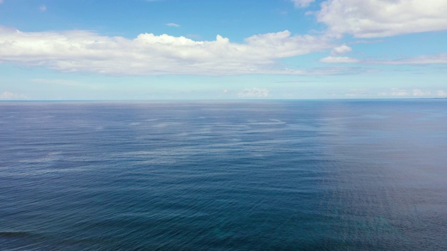 海景。风平浪静，云淡风轻视频素材