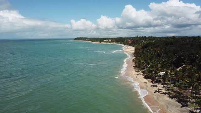 镜子海滩(Praia do Espelho)在Trancoso，巴伊亚州，巴西视频素材