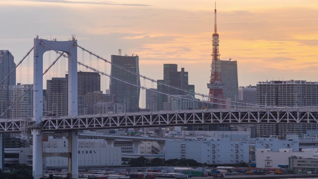 延时:东京彩虹桥与东京塔日本日落视频素材