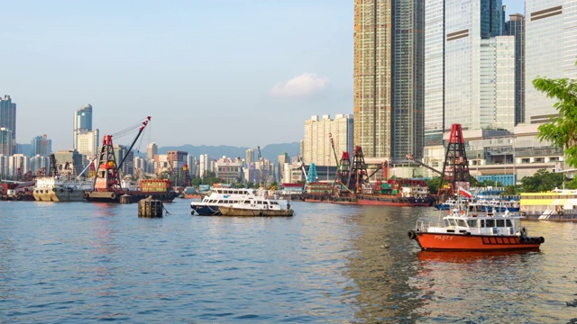 延时拍摄香港港口与中国香港货柜船视频素材