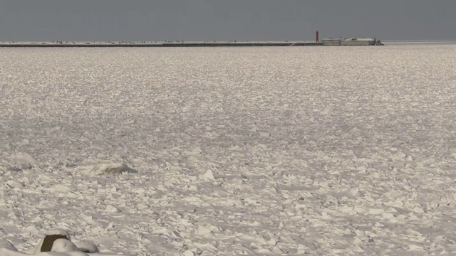 浮冰覆盖的海洋，北海道，日本视频素材