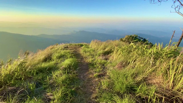 山峰的观点视频下载