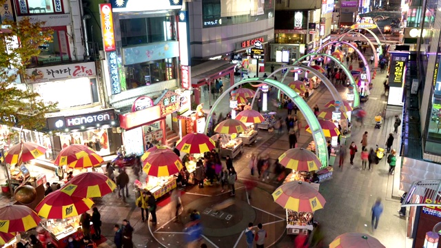 韩国釜山中谷南浦洞BIFF广场夜景视频素材