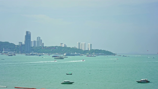 芭堤雅与建筑在泰国海边建造的时光流逝视频素材