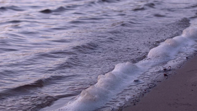 河水表面的特写视频素材