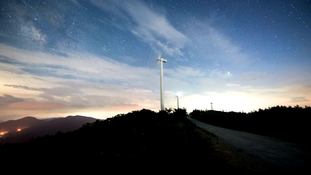 韩国江原道风力发电站夜空视频素材