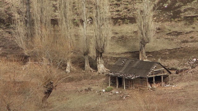 山上的老木屋，巴塔哥尼亚风景。视频素材