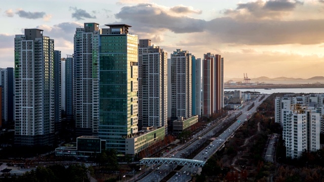 日落城市风景/松岛洞，延秀谷，仁川，韩国视频素材