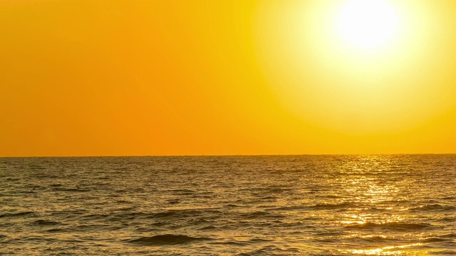 海面上的日出时光流逝视频素材