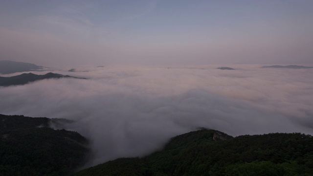 韩国庆尚南道米里扬西山上的云海视频素材