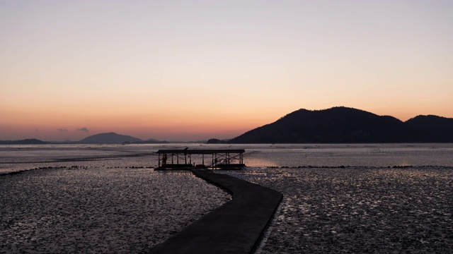 日落在Waon海滩/顺天溪，全罗南道，韩国视频素材