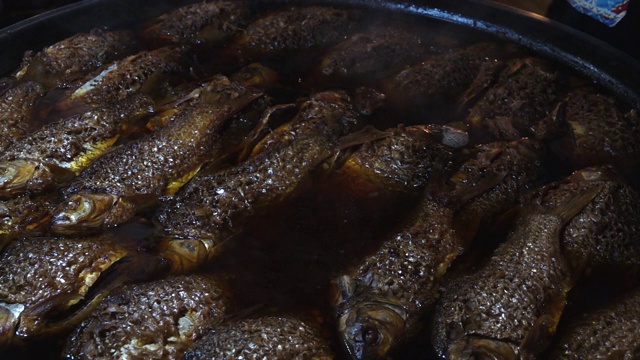 泰国当地美食，甜汤鱼视频素材