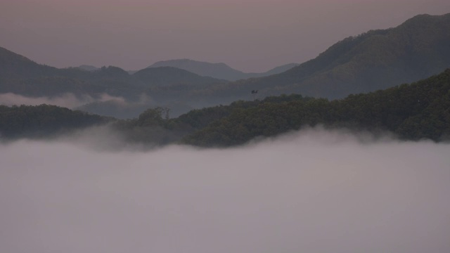 云海飘过山/全拉岛伊姆希尔枪，韩国视频素材