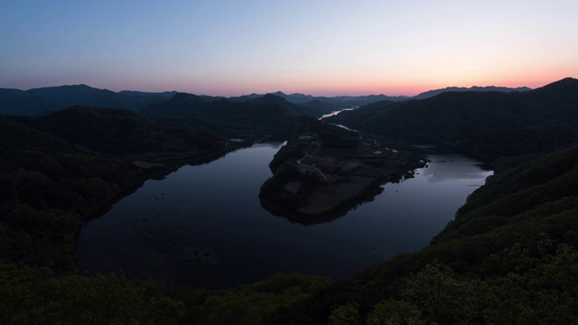 日落到夜晚的云在山上/ imsilgun，全拉岛，韩国视频素材