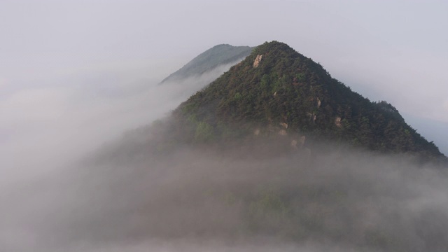 韩国全乐道Chaegyesan山/ Sunchang-gun上的云海视频素材