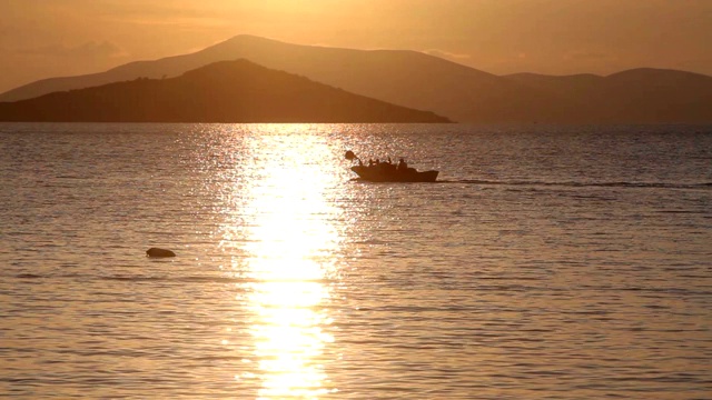 海边小镇博德鲁姆和壮观的日落。Mugla、土耳其视频素材