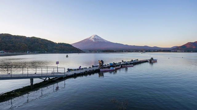 4k时间流逝日本川口千子湖富士山的日出视频素材