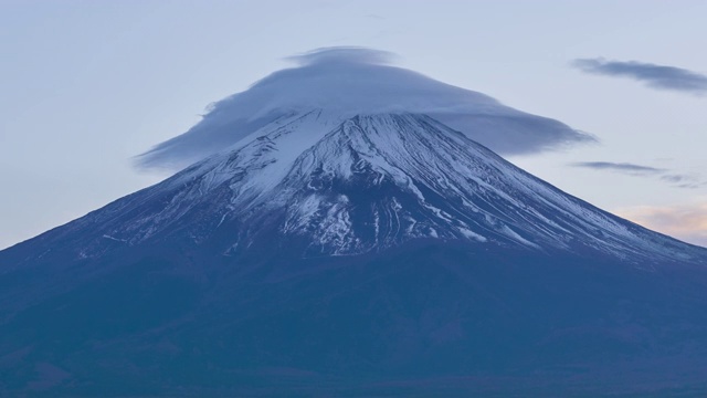 4k时间流逝:日本川口千子湖富士山的日落视频素材